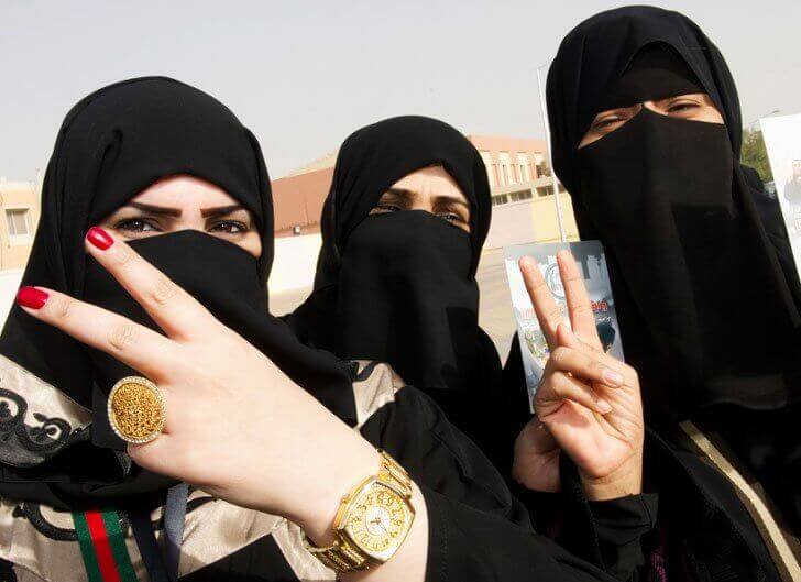 Nude foto girls in Riyadh