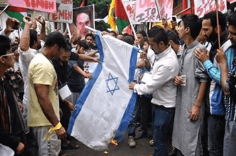 Anti-US protests rock Kashmir amid restrictions in old city Anti-US protests rock Kashmir amid restrictions in old city