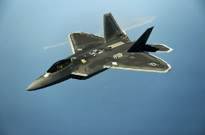 f 22 raptor vs su 57