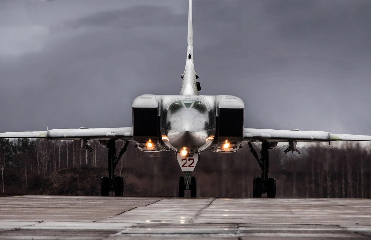 Russia’s Tu-22 M3 Bomber Comes ‘Crashing Down’ After Bombing Run ...