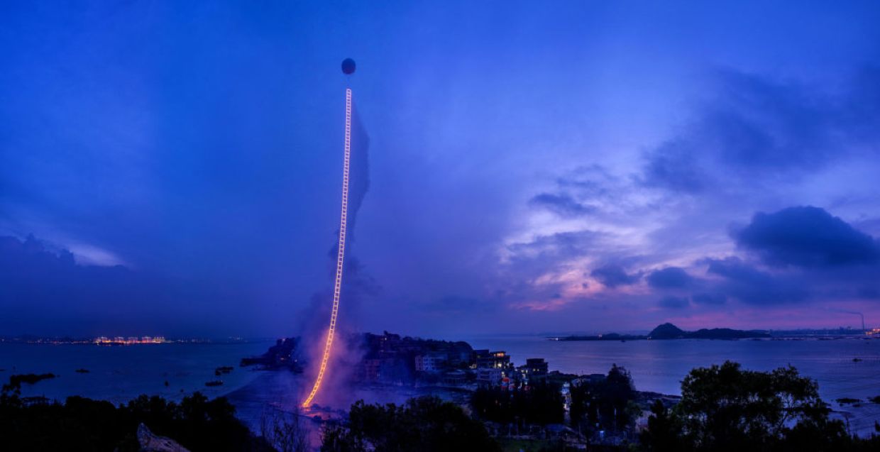 Cai Guo Qiang Stairway to Heaven (1)