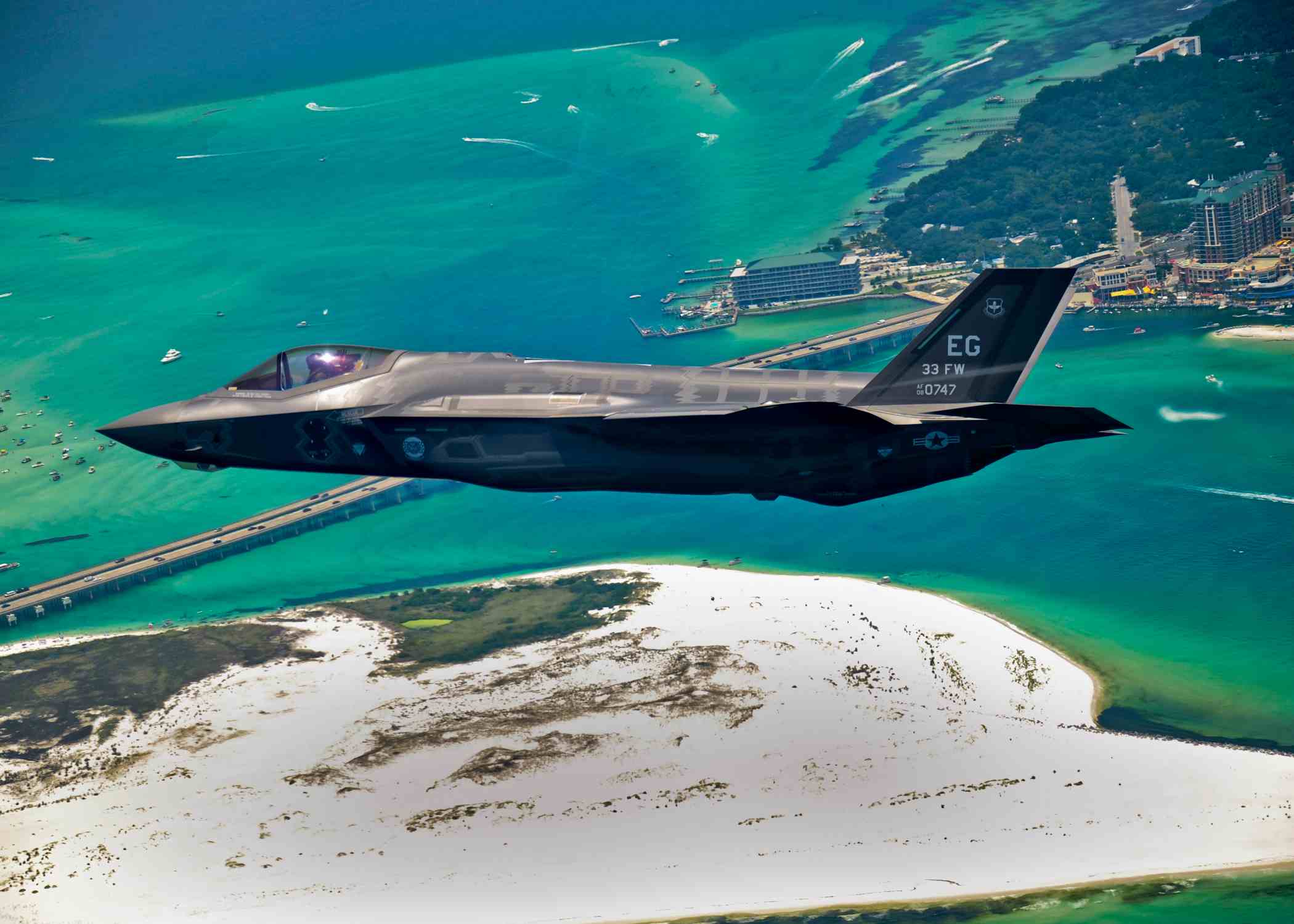 The U.S. flies its F-35s in full stealth mode near Belarus - Interesting  Engineering