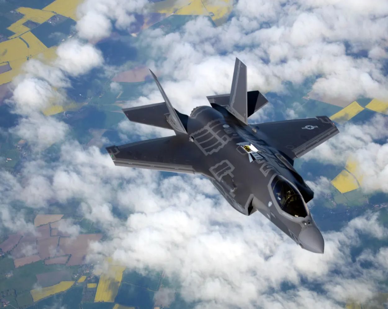 Just Like US F-35, India's AMCA Stealth Fighter Jet To Get Its