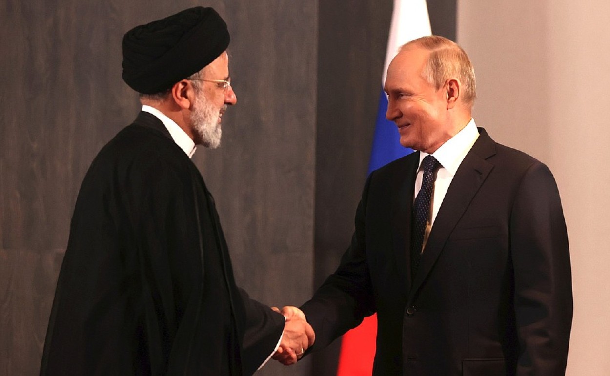 Ebrahim Raisi with Vladimir Putin