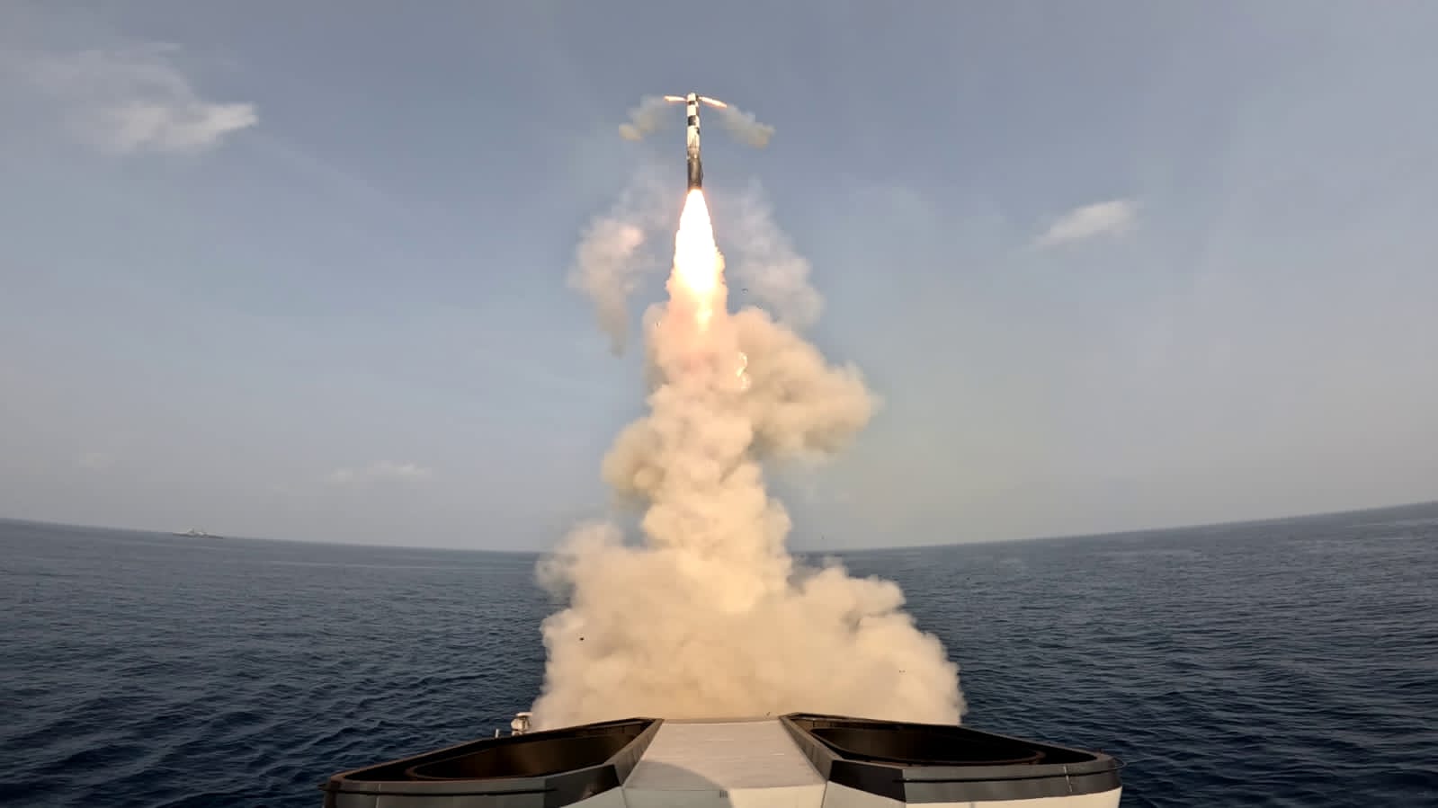 Indian Navy successfully test-fires BrahMos-ER Missile; Can Strike Deep Into China, Pakistan Territory With Pinpoint Accuracy