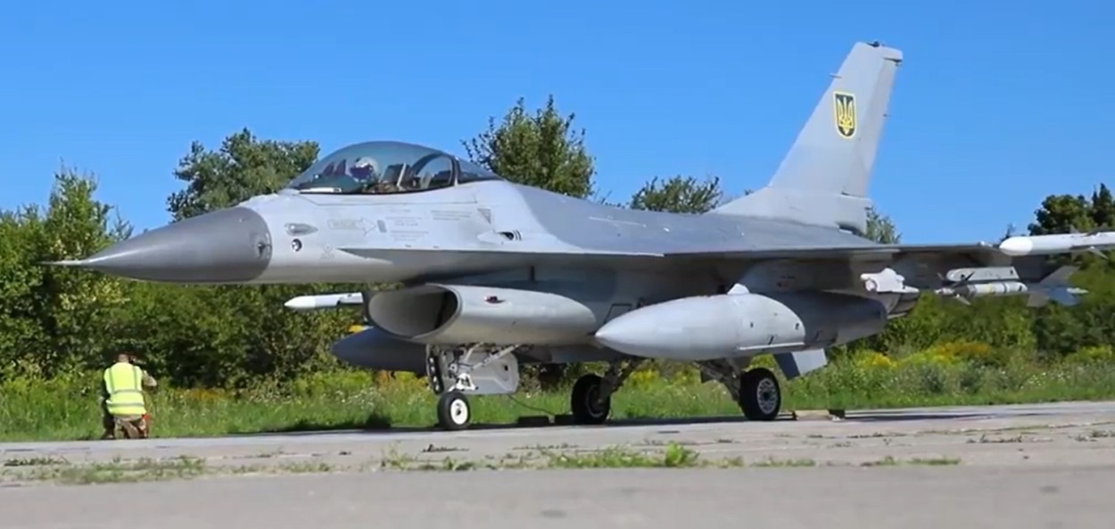 Ukraine Lands F-16s On Highway; Reports Says Threat Of Russian Strikes Makes Kyiv Modify Its Plans